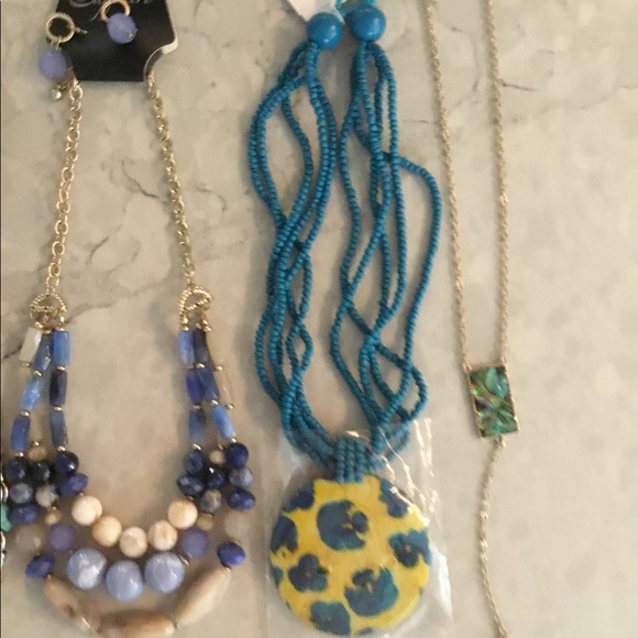 🔥 SALE NWT - Lot of 4 necklaces - Picture 4 of 5